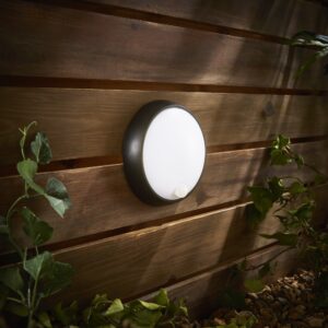 Cano 8w LED Round Bulkhead w PIR IP65 Blk